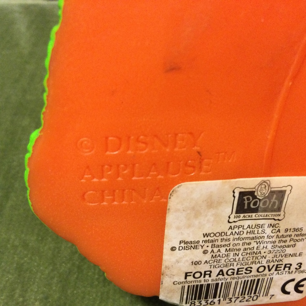 DISNEY Tigger Coin Bank Vintage - Picture 8 of 11